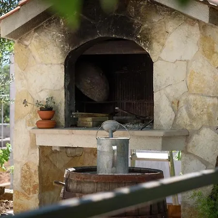 In With Seaview, Terrace, Air Condition, Wifi Apartament Trogir