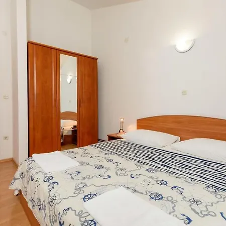In With Seaview, Terrace, Air Condition, Wifi *