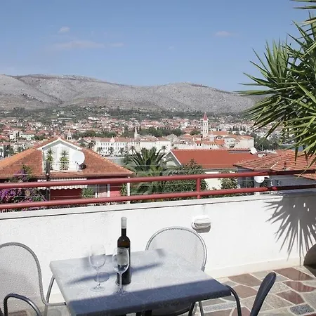 In With Seaview, Terrace, Air Condition, Wifi * Trogir