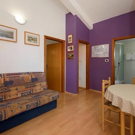In With Seaview, Terrace, Air Condition, Wifi Apartament