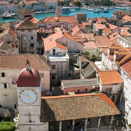 In With Seaview, Terrace, Air Condition, Wifi Trogir