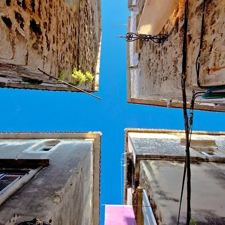 In With Seaview, Terrace, Air Condition, Wifi Apartament Trogir